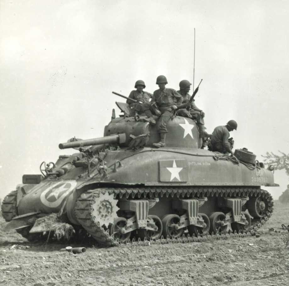 M4 MEDIUM TANK (General Sherman)