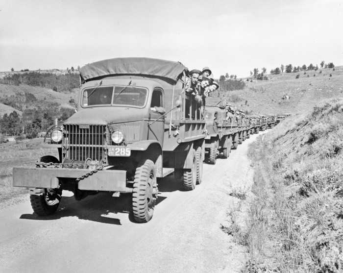 GMC 2½ TON 6x6 TRUCK CCKW-352 & 353