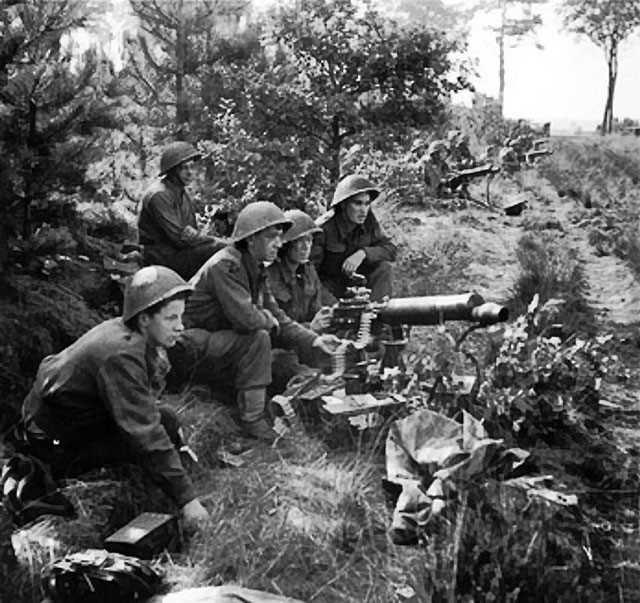 MACHINE GUN PLATOON 1944