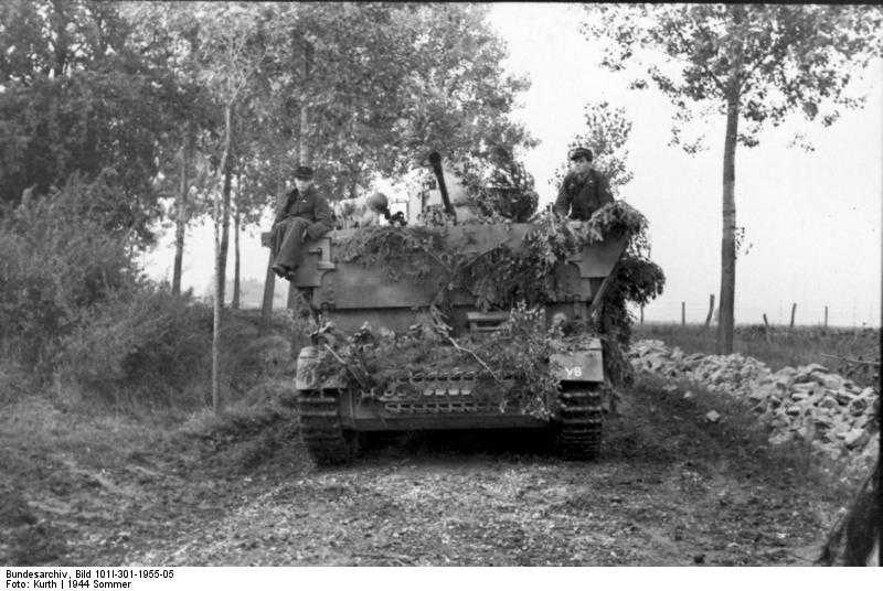 FLAK AUF PANZERKAMPWAGEN IV (SD.KFZ 161/3) MÖBELWAGEN