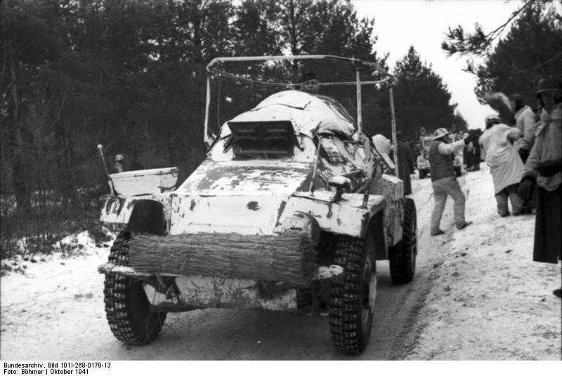 Sd.Kfz 260/261 KLEINE PANZERFUNKWAGEN (4-Räd)