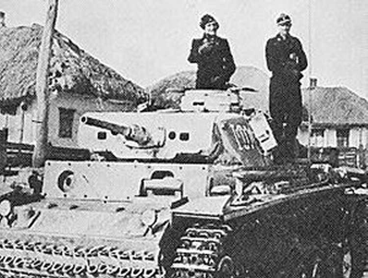 PANZERBEFEHLSWAGEN MIT 5cm L/42 KWK 38 (SD.KFZ 141)