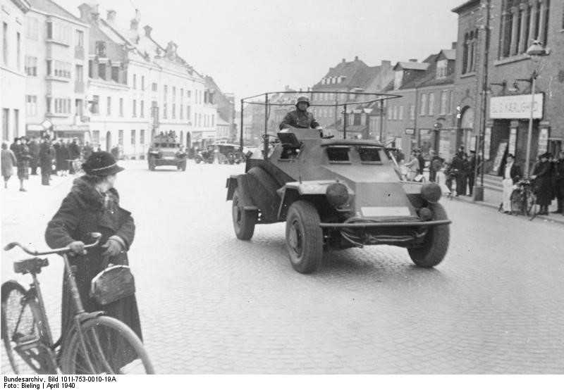 Sd.Kfz 223 LEICHTE PANZERSPÄHWAGEN (Fu) (4-Räd)