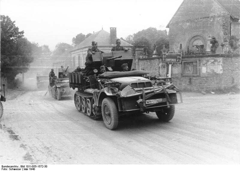 LEICHTE ZUGKRAFTWAGEN 1t Sd.Kfz 10/4