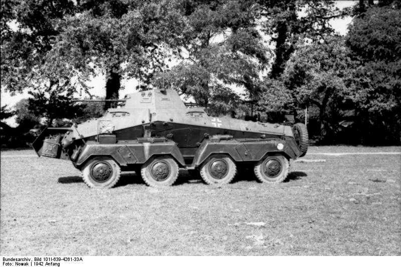 Sd.Kfz 231 SCHWERE PANZERSPÄHWAGEN (8-Räd)