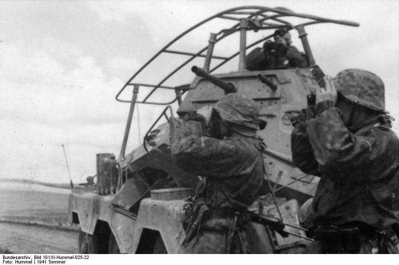 Sd.Kfz 232 SCHWERE PANZERSPÄHWAGEN (Fu) (8-Räd)
