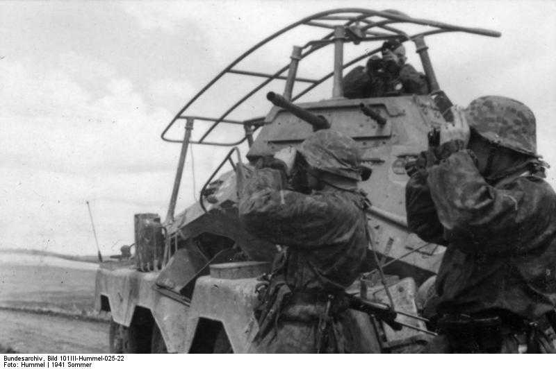 Sd.Kfz 232 SCHWERE PANZERSPÄHWAGEN (Fu) (8-Räd)