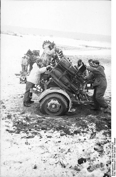 30cm NEBELWERFER 42