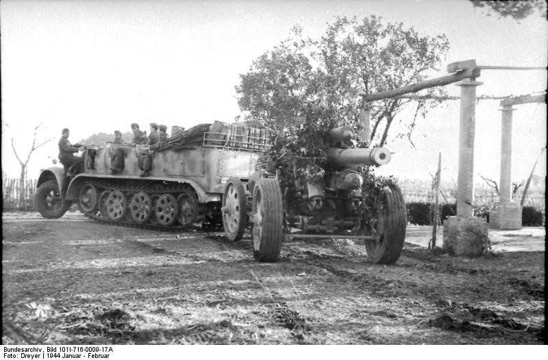 MITTLERE ZUGKRAFTWAGEN 8t (Sd.Kfz 7)