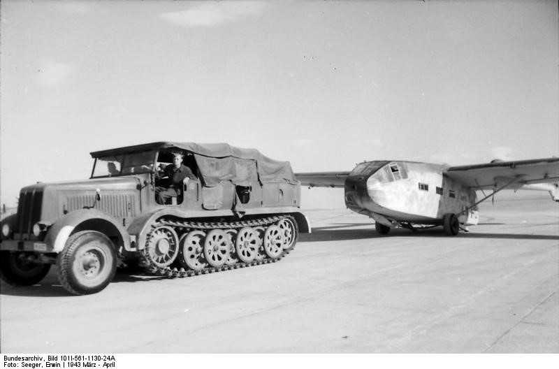 SCHWERER ZUGKRAFTWAGEN 12t (Sd.Kfz 8)