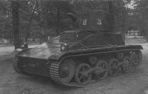 VICKERS M.1933 TANKETĖS