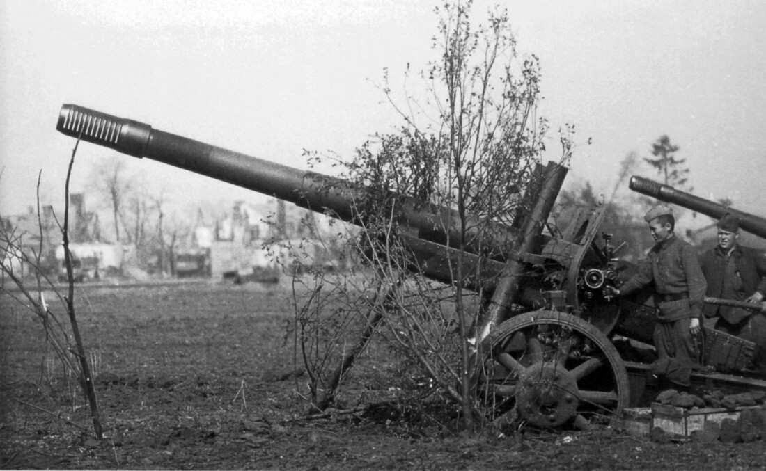152mm M.1937 (ML-20)